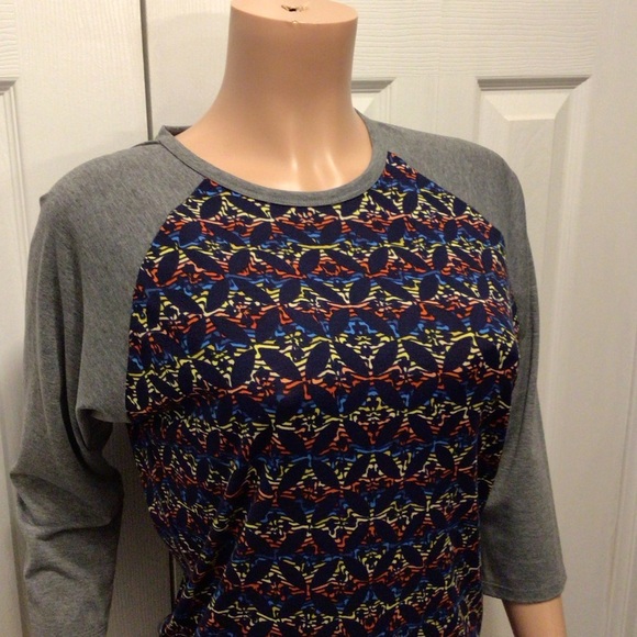 NWOT LuLaRoe Womens Randy 3/4 Sleeve Raglan T-Shirt Top Size Medium - Picture 2 of 6